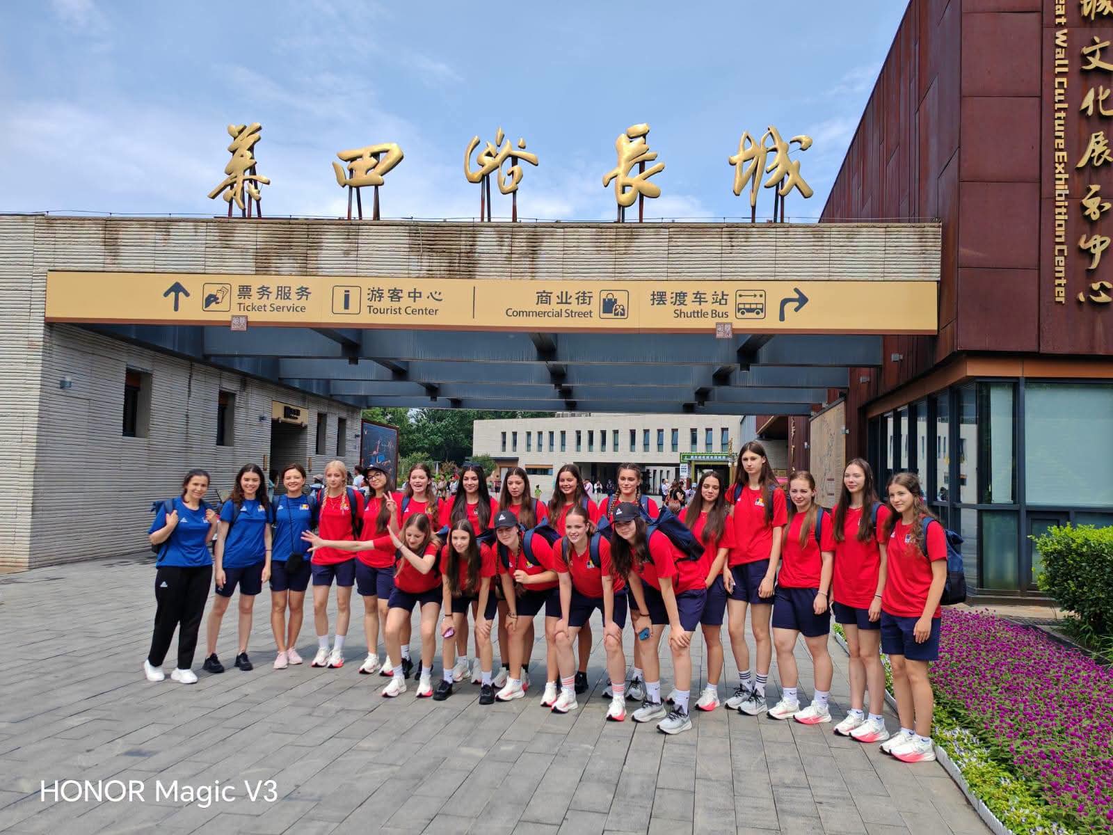 VOLEIBALISTELE de la Colegiul Național „Dinicu Golescu” au CUCERIT deja inima Chinei
