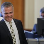 ACUM. Adrian Veștea dă cărțile pe față! Pe cine MIZEAZĂ pentru a ajunge PREMIER. S-a aflat cine îi oferă cele 233 de VOTURI!