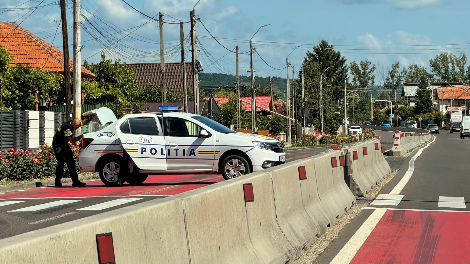 CHIAR ACUM! Colet suspect în Mărăcineni! Polițiștii au blocat zona, iar traficul a fost deviat