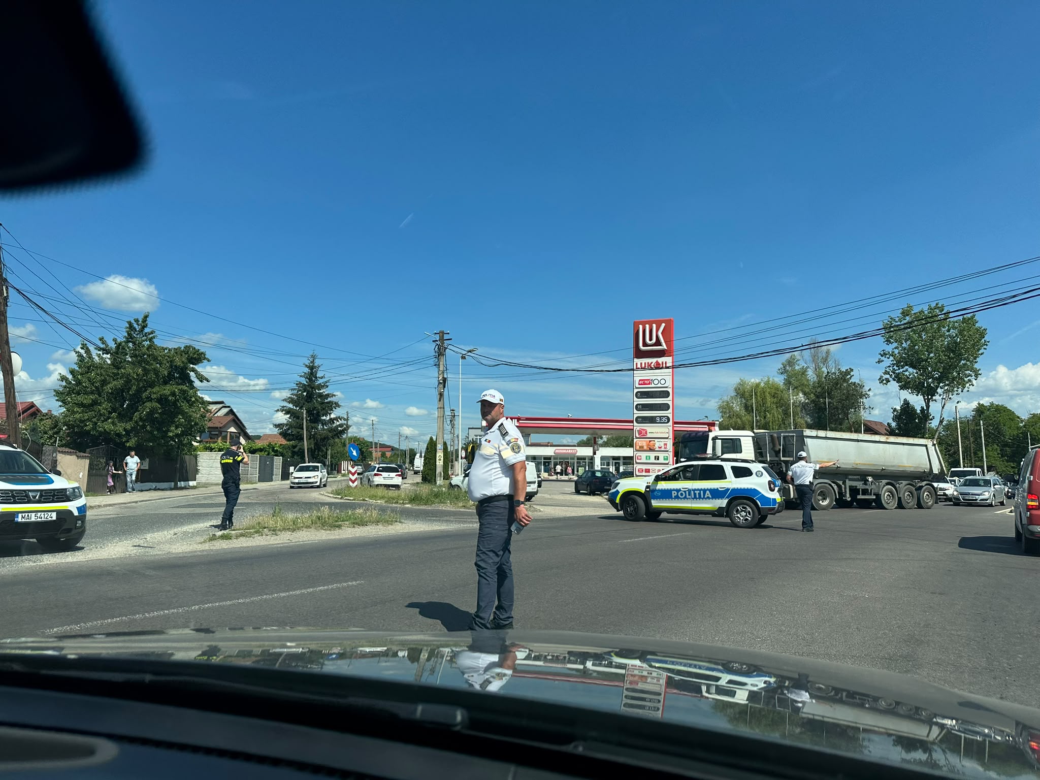 SE ÎNTÂMPLĂ ACUM! Zeci de POLIȚIȘTI scoși în STRADĂ! Drum deviat pe….vezi în primul comentariu