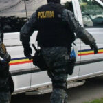 Doi bărbați, arestați preventiv după ce au ridicat un colet din Olanda cu 4 kilograme de substanțe psihoactive