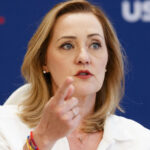 Este marioneta sistemului!” Elena Lasconi, reacție explozivă după declarațiile lui Nicușor Dan!!!
