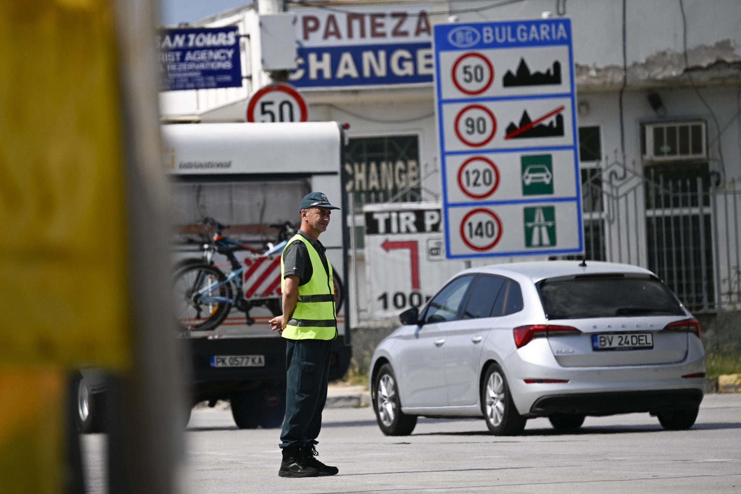Se schimbă tot pentru românii care merg în Bulgaria VARA ACEASTA! Noile prețuri la vinietă: ce trebuie să ai în mașină?