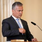 ȘEDINȚĂ DECISIVĂ pentru Guvernul Veștea! Cine TRĂDEAZĂ și cine îl SALVEZĂ pe premierul desemnat?