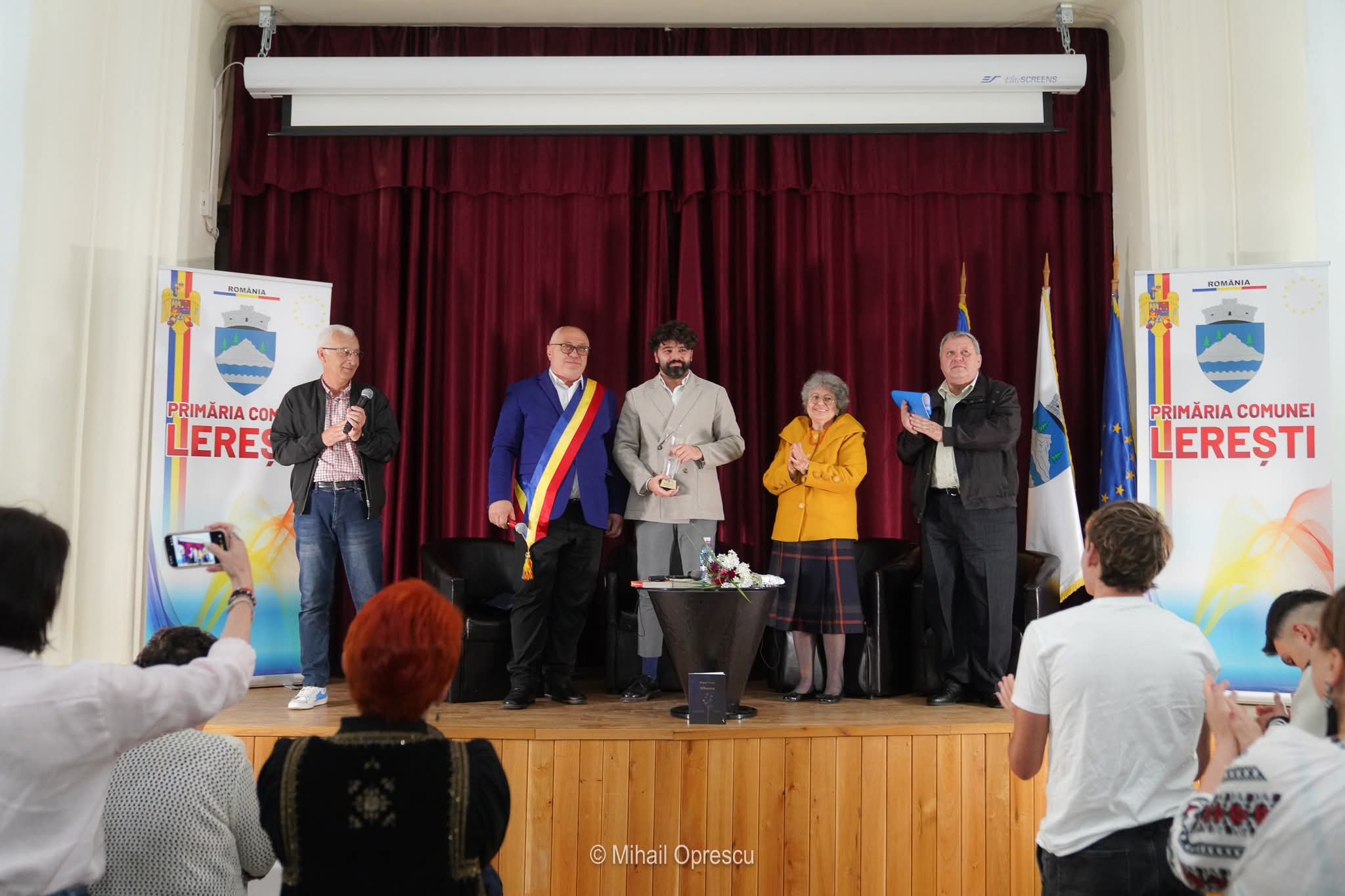 Cel mai citit om din Spania s-a întors în România! Gestul uluitor făcut de Mihai Gane în satul natal sub privirile tuturor localnicilor