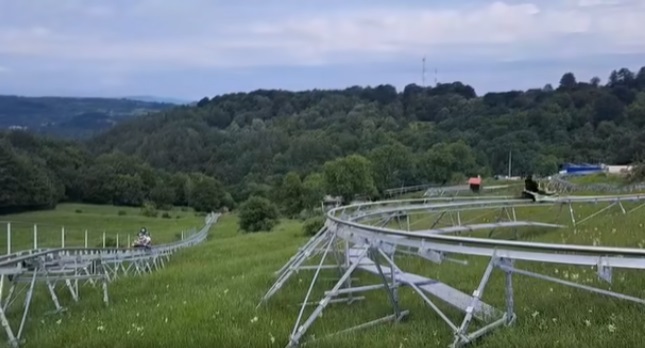 Lovitură totală în turism! S-a deschis cel mai mare parc de distracții din Argeș: Toată România va veni aici pentru această atracție incredibilă!