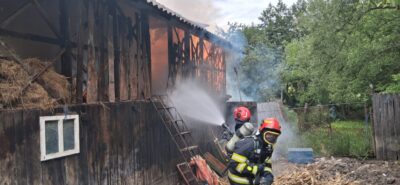 Dezastru total într-o gospodărie! Flăcările au mistuit totul în câteva minute!