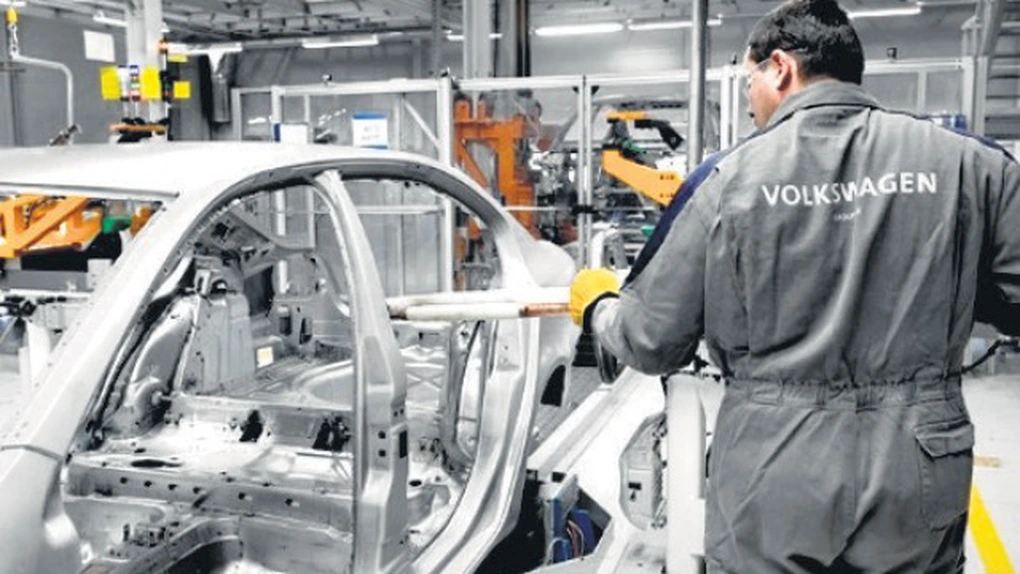 Cutremur la Volkswagen! 100.000 de oameni rămân pe drumuri? Decizia istorică luată chiar acum de gigantul german!