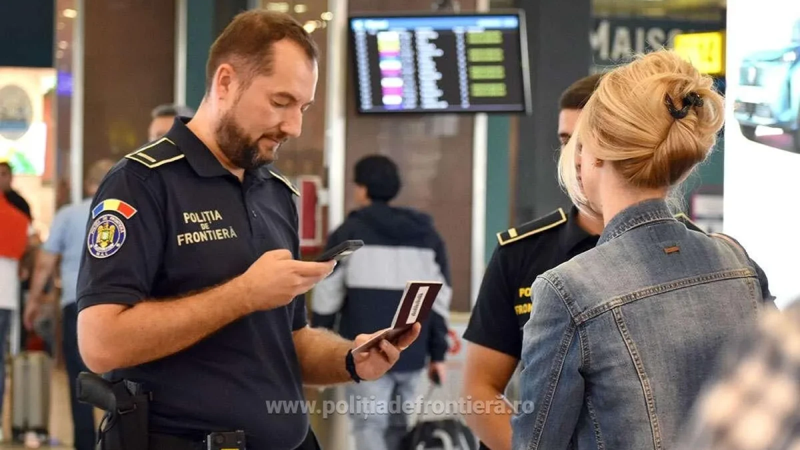 VESTE URIAȘĂ pentru toți părinții! DOCUMENTUL OBLIGATORIU care nu mai trebuie prezentat la ieșirea din țară: SCHIMBARE RADICALĂ la frontieră!