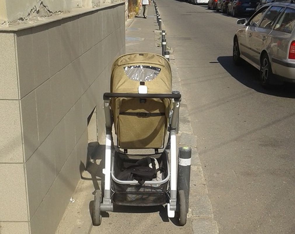 Șocant! Ce au găsit polițiștii într-un cărucior pentru copii, pe strada: Metoda incredibilă care a uimit orasul!!!