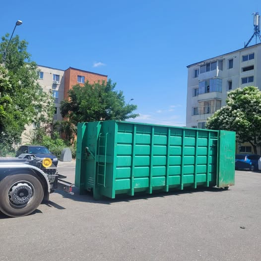 PITEȘTI. S-a dat startul colectării deșeurilor voluminoase și DEEE! CARTIERELE în care sunt amplasate containerele!