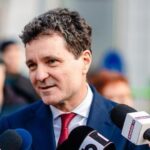 Criza politică continuă, iar Nicușor Dan este din nou plecat din țară