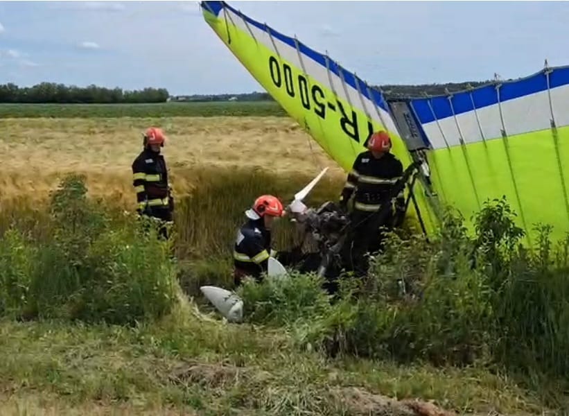 ARGEȘ. ALERTĂ AVIATICĂ! Un aparat de zbor s-a prăbușit în urmă cu puțin timp! Pilotul, transportat în stare GRAVĂ la spital!