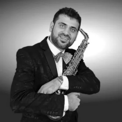 DOLIU URIAȘ în muzica lăutărească! „Fratele” lui Florin Salam și Adrian Minune a MURIT FULGERĂTOR la doar 47 de ani: S-a întâmplat chiar după ce a coborât de pe scenă! 1 selciuc 1 UQPTv