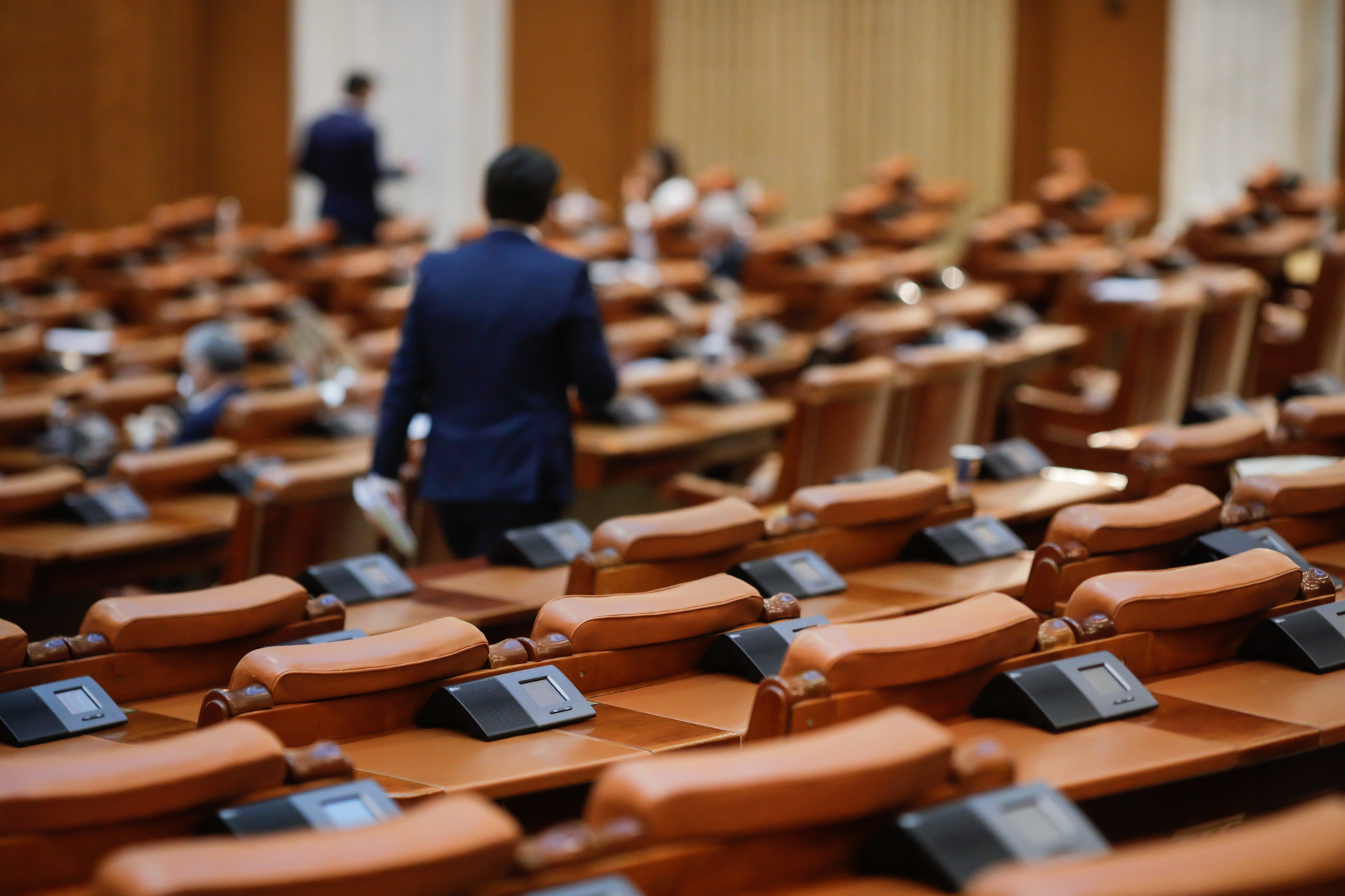 Parlamentari POT se leapădă de guvernul Veștea și se dezic de Gavrilă: nu mă reprezintă!
