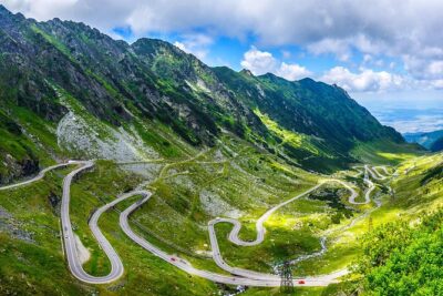 ALERTĂ PE TRANSFĂGĂRĂȘAN! Circulația ar putea fi blocată complet pe unul dintre cele mai spectaculoase drumuri din România