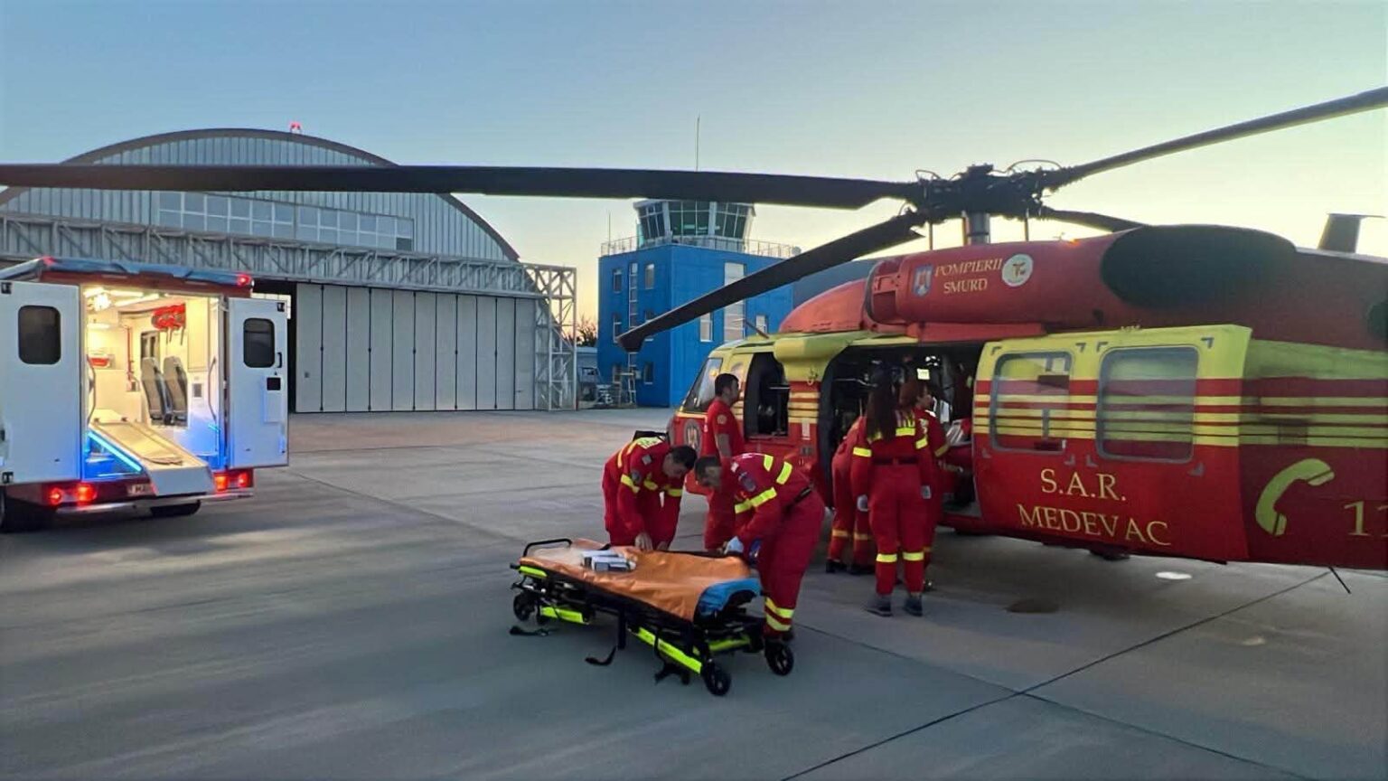 Misiune Aeromedicală Fără Precedent cu Elicopterul Black Hawk