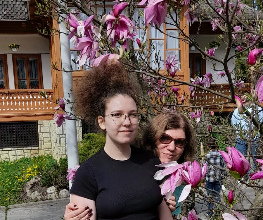 La 16 ani, Antonia duce cea mai grea luptă: a slăbit 25 de kilograme pentru operație, dar îi mai lipsesc 9.704 euro!