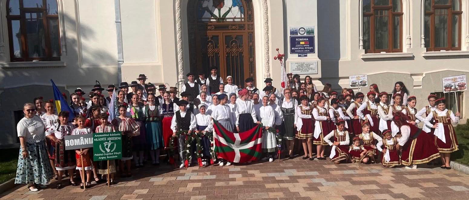 O explozie de TRADIȚII la Pitești: Festivalul „BRÂULEȚUL ” transformă ORAȘUL într-o scenă a LUMII