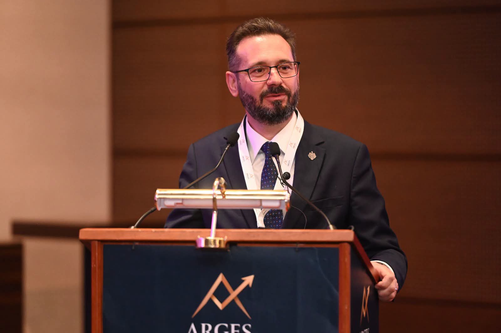 Argeșul intră pe harta marilor investiții. Senatorul Mihai Coteț: „Dezvoltarea vine atunci când construiești relații și creezi oportunități”