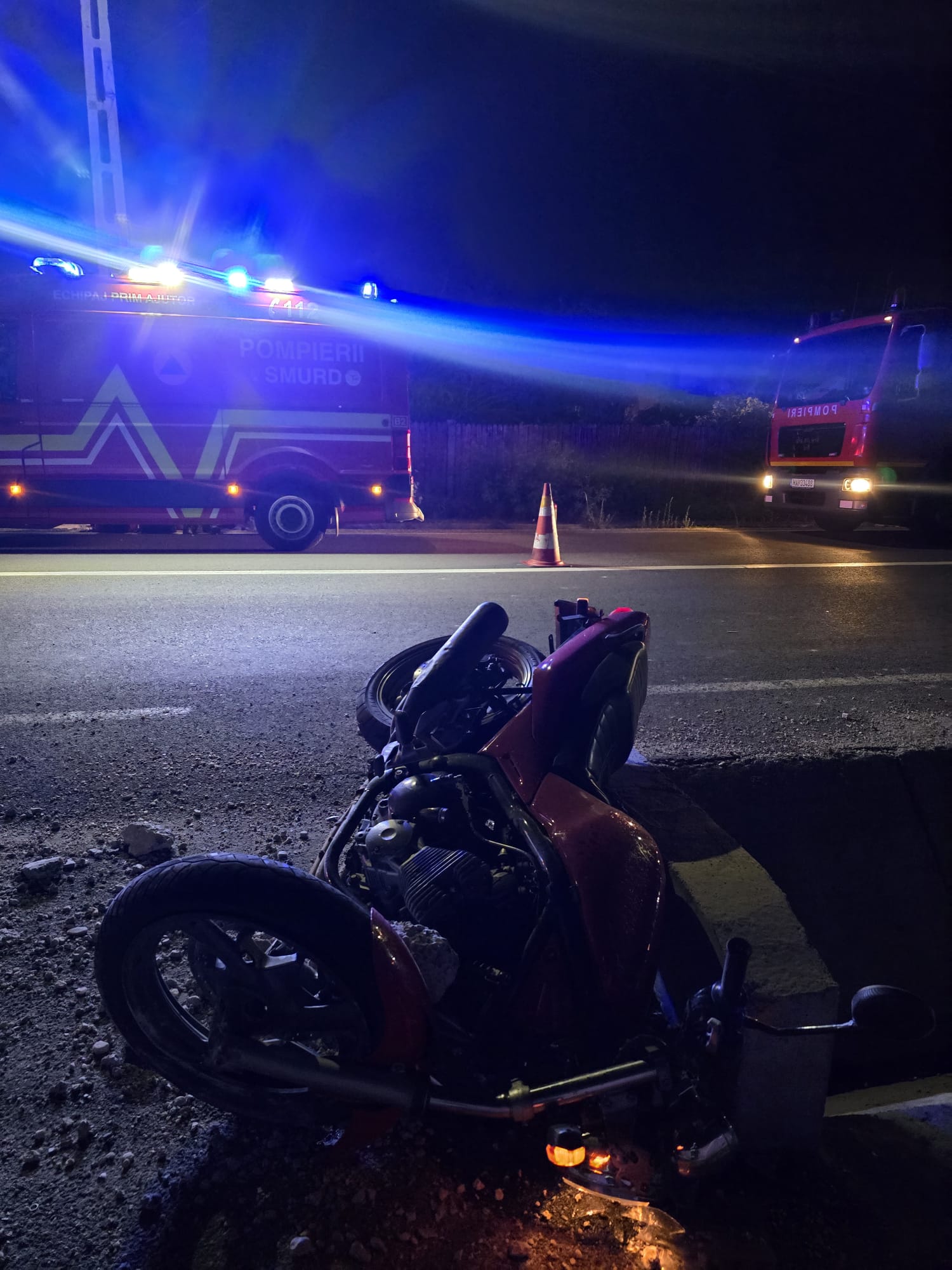 Momente de GROAZĂ acum! Un MOTOCICLIST se află în stop CARDIO-RESPIRATOR