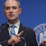 Surpriză pe scena politică! Alexandru Nazare, luat în calcul pentru funcția de premier într-un „guvern de armistițiu”