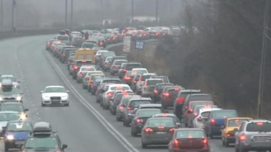 Viitura a făcut prăpăd, dar intervenția continuă! DN1 revine treptat la normal!echipele continuă intervenția