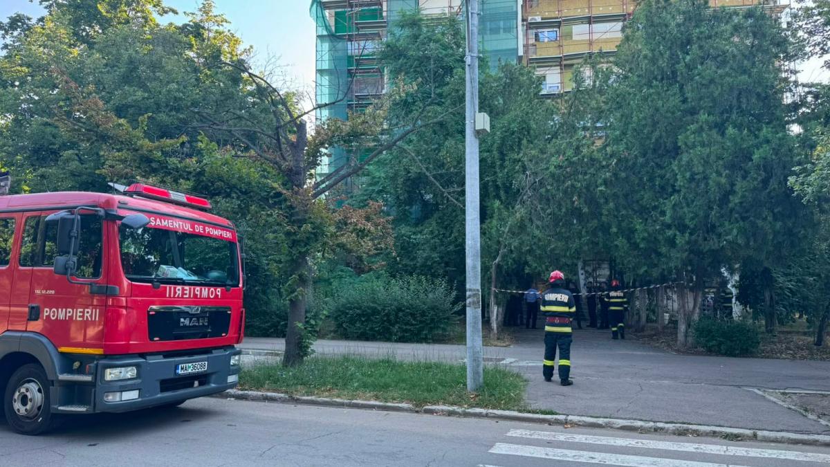 Acum! Un BĂRBAT a murit după ce LIFTUL pe care îl REPARA s-a PRĂBUȘIT în gol