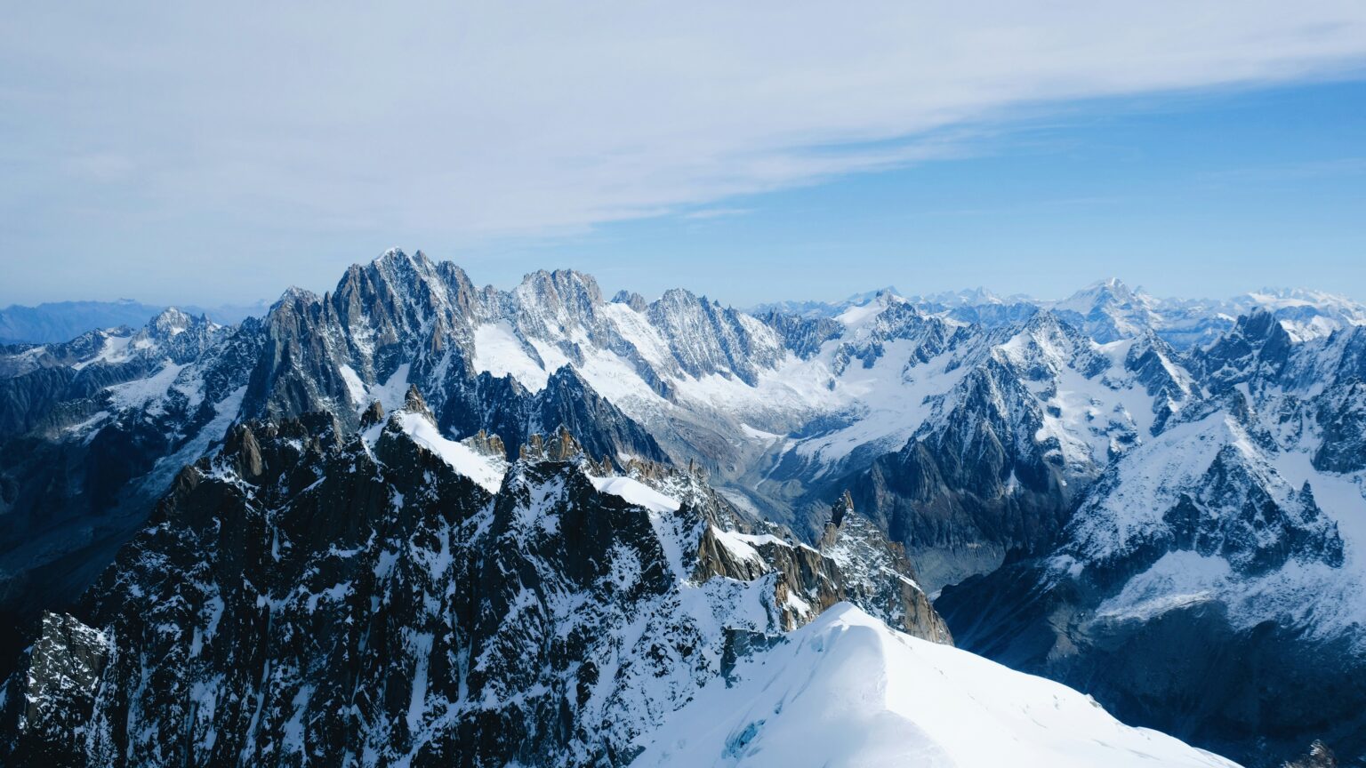 TRAGEDIE! Doi alpiniști români găsiți morți în Alpi! Anunțul autorităților!