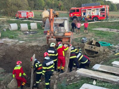 Alertă!!!Persoană prinsă sub un mal de pământ în timp ce săpa un puț!!! Salvatorii intervin contracronometru