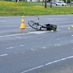 Tragedie pe șosea! Un biciclist a murit după ce doi au fost loviți de o mașină