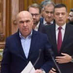 BOMBA NOII LEGI A SALARIZĂRII!În timp ce românii așteaptă reforme, aleșii intră la majorări!Președintele, premierul, parlamentarii și primarii primesc bani în plus până în 2031