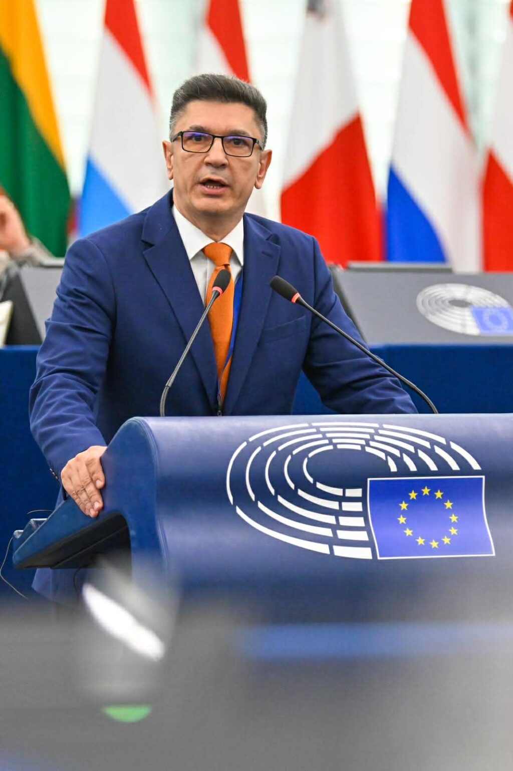 ATAC DEVASTATOR LA ADRESA LUI BOLOJAN! Luis Lazarus îl acuză de „nenorociri” care lovesc românii