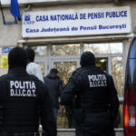 Fraudă uriașă la pensii! 7 persoane reținute după perchezițiile DIICOT. Peste 860 de pensionari ar fi beneficiat de vechime falsă în muncă