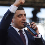 George Simion ZGUDUIE scena politică: declară RĂZBOI UE și acuză Bruxelles-ul că „a distrus economia Europei”. Politico îl compară cu Viktor Orbán!