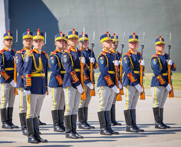 Militarii Brigăzii 30 Gardă revin la parada de la Paris după o pauză de patru ani,  alături de președintele Nicușor Dan