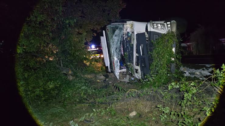 ATENȚIE! Trafic BLOCAT pe Valea Oltului! TIR răsturnat!