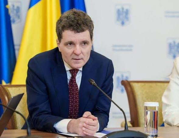 NEGOCIERI decisive la COTROCENI – Nicușor Dan caută SOLUȚII cu LIDERII partidelor pentru DEBLOCAREA crizei GUVERNAMENTALE
