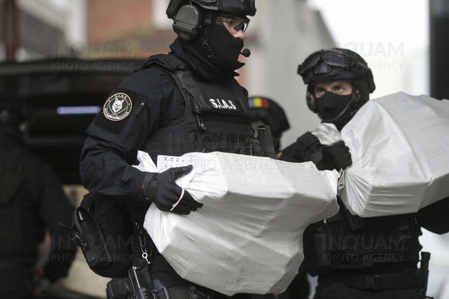 SCENĂ EXPLOZIVĂ!TRAFIC DE DROGURI DE MARE RISC! Descinderi DIICOT  – un suspect a aruncat probele pe fereastră”