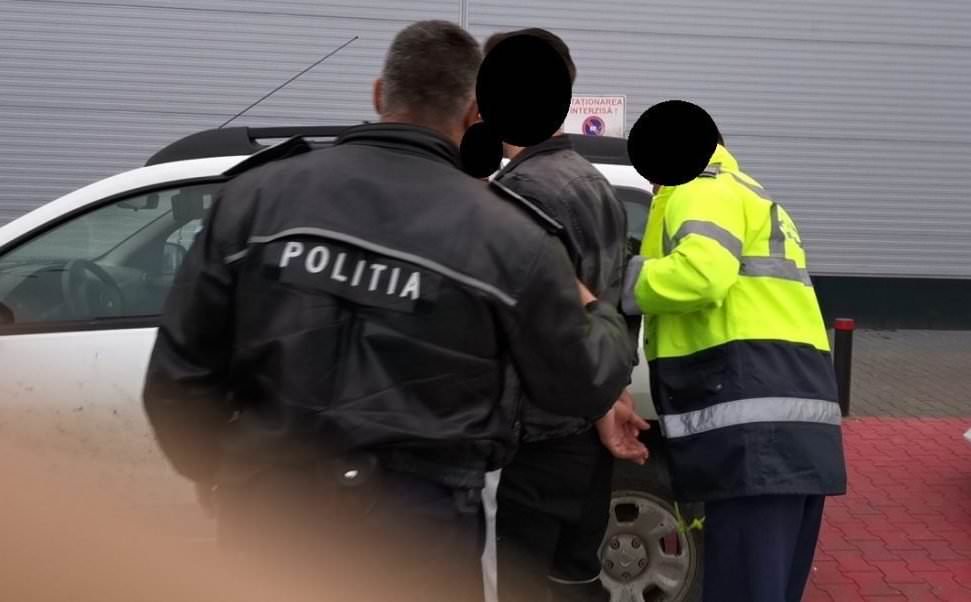 Urmărire ca în filme! Ce a pățit un tânăr pe ATV care a încercat să fugă de poliție după ce a sfidat toate semnalele!