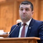„România fierbe, ministrul Miruță merge la plajă. Critici dure după apariția imaginilor”