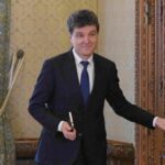 SECRETELE DIN CARNEȚELUL LUI NICUȘOR DAN! Ce ascunde agenda pe care președintele o poartă mereu cu el