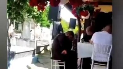 petrecere cu lautari si dedicatii intr un cimitir din gorj in capul mesei au stat reprezentantii bisericii si ai autoritatilor locale 1083625 1