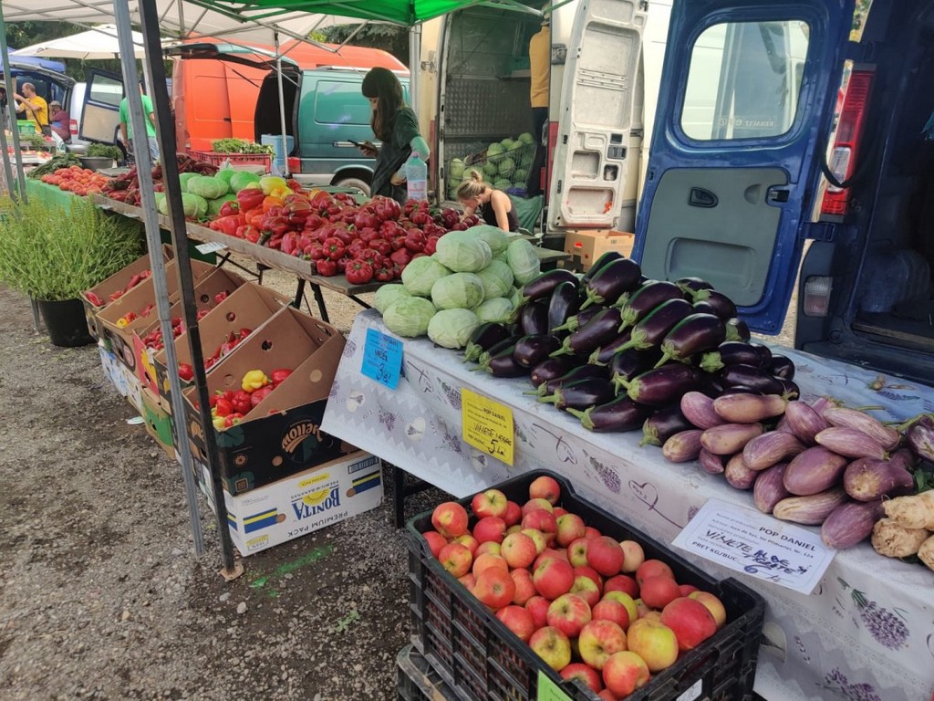 Șoc la tarabe! Cât a ajuns să coste un kilogram de roșiI! Diferența față de supermarket este ireală!