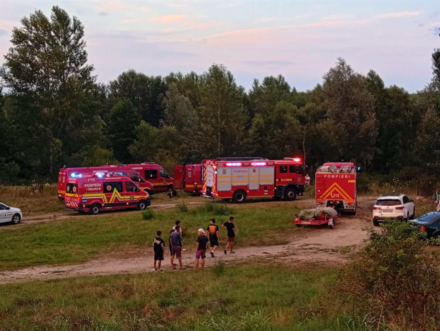 ACUM! Teroare pe malul Argeșului: CĂUTĂRI infernale pentru doi copii DISPĂRUȚI în apele înghițite de mister!