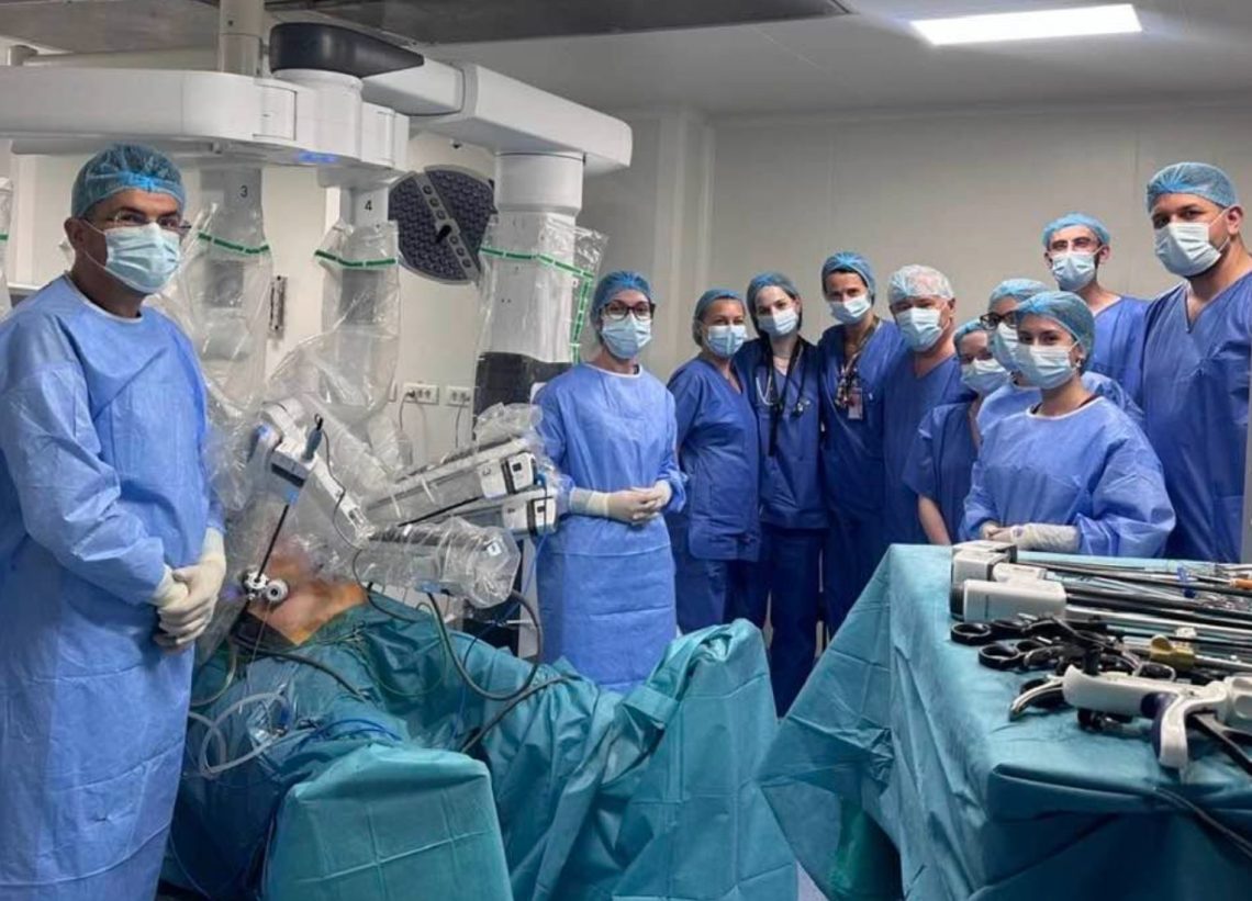 PREMIERĂ medicală la nivel național! HEPATECTOMIE realizată ROBOTIC
