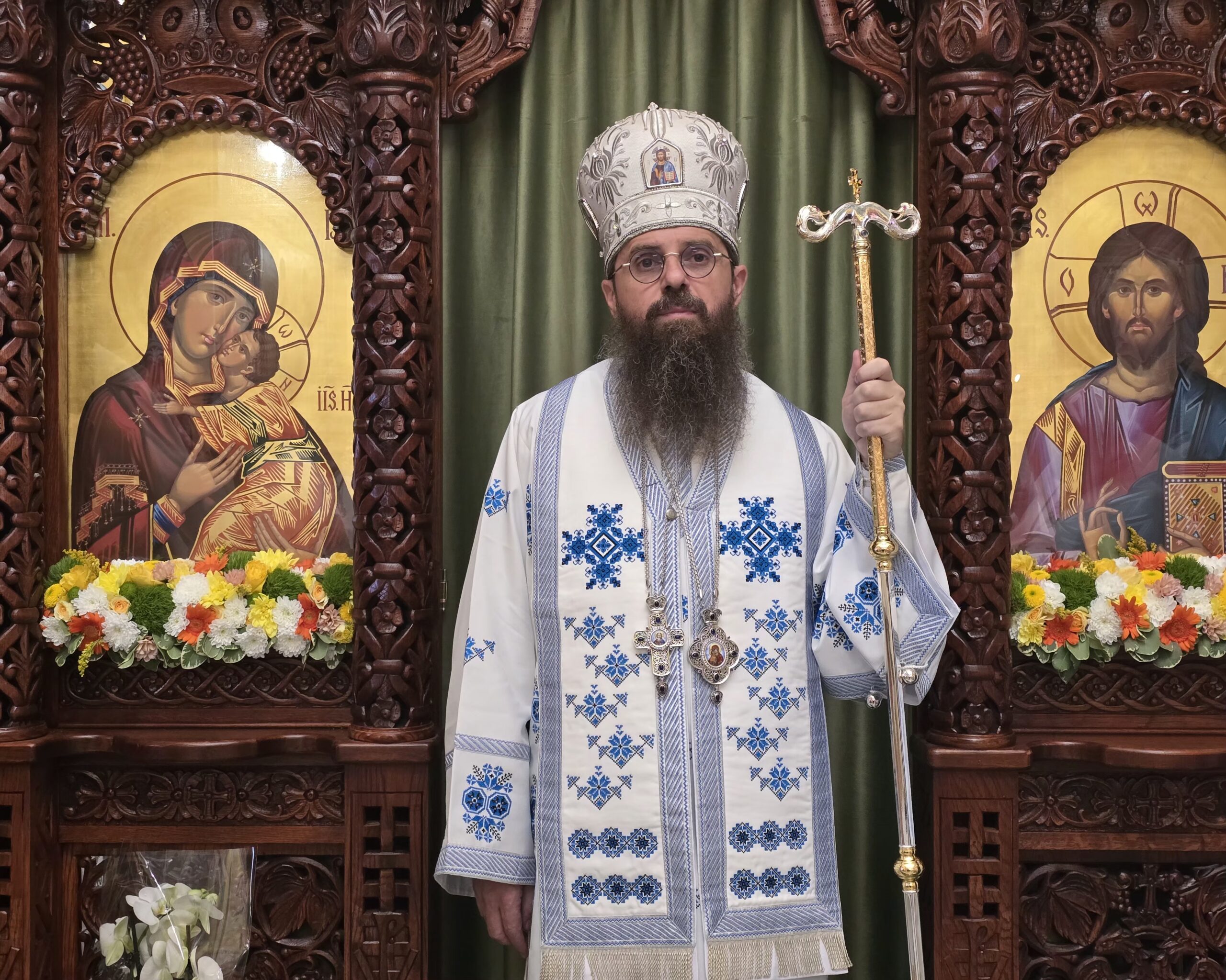 BREAKING! Un nou SCHIT ocrotit de Maica Domnului a fost SFINȚIT la Câmpulung de Preasfințitul Benedict al Sălajului! ZECI de credincioși au luat PARTE la Sfânta Liturghie
