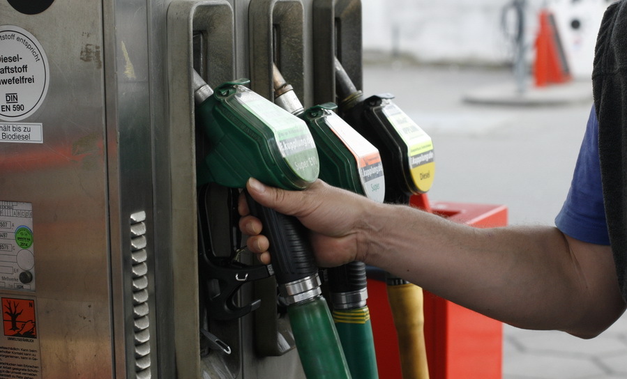 România are petrol, dar carburanții rămân scumpi! Benzina și motorina, cele mai scumpe dintre țările vecine