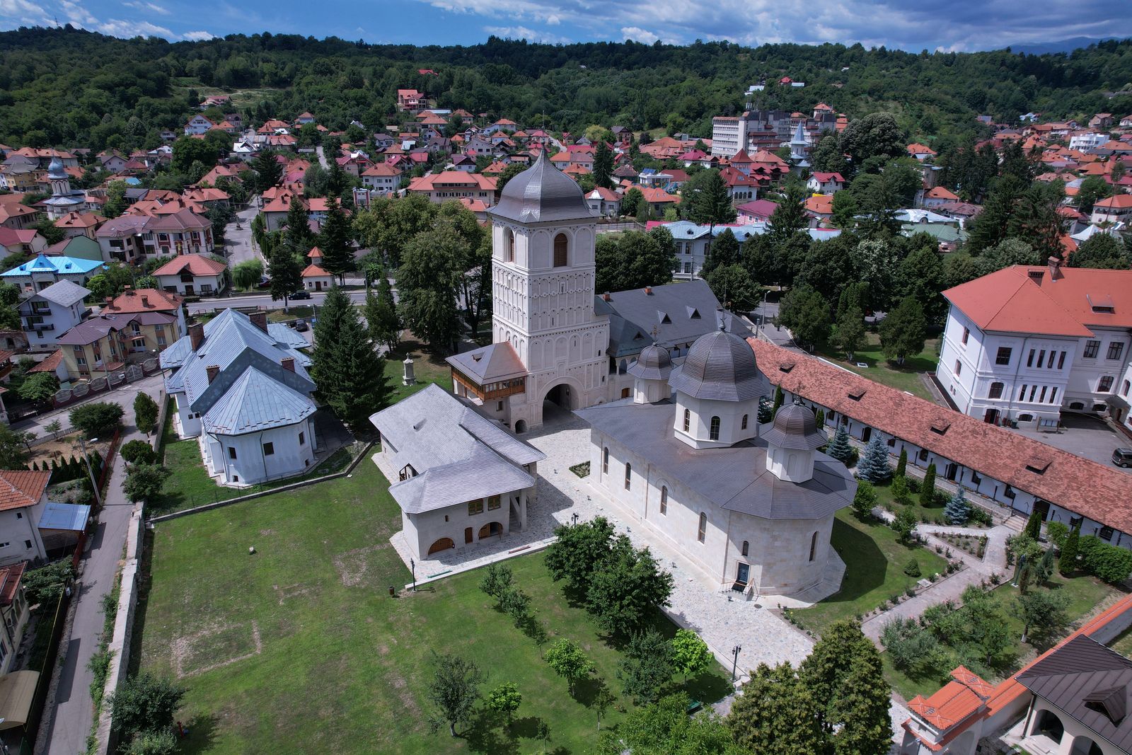 BREAKING! Renașterea unei BIJUTERII istorice. Mănăstirea Negru Vodă intră într-un amplu PROCES de RESTAURARE de aproape 7 MILIOANE de euro