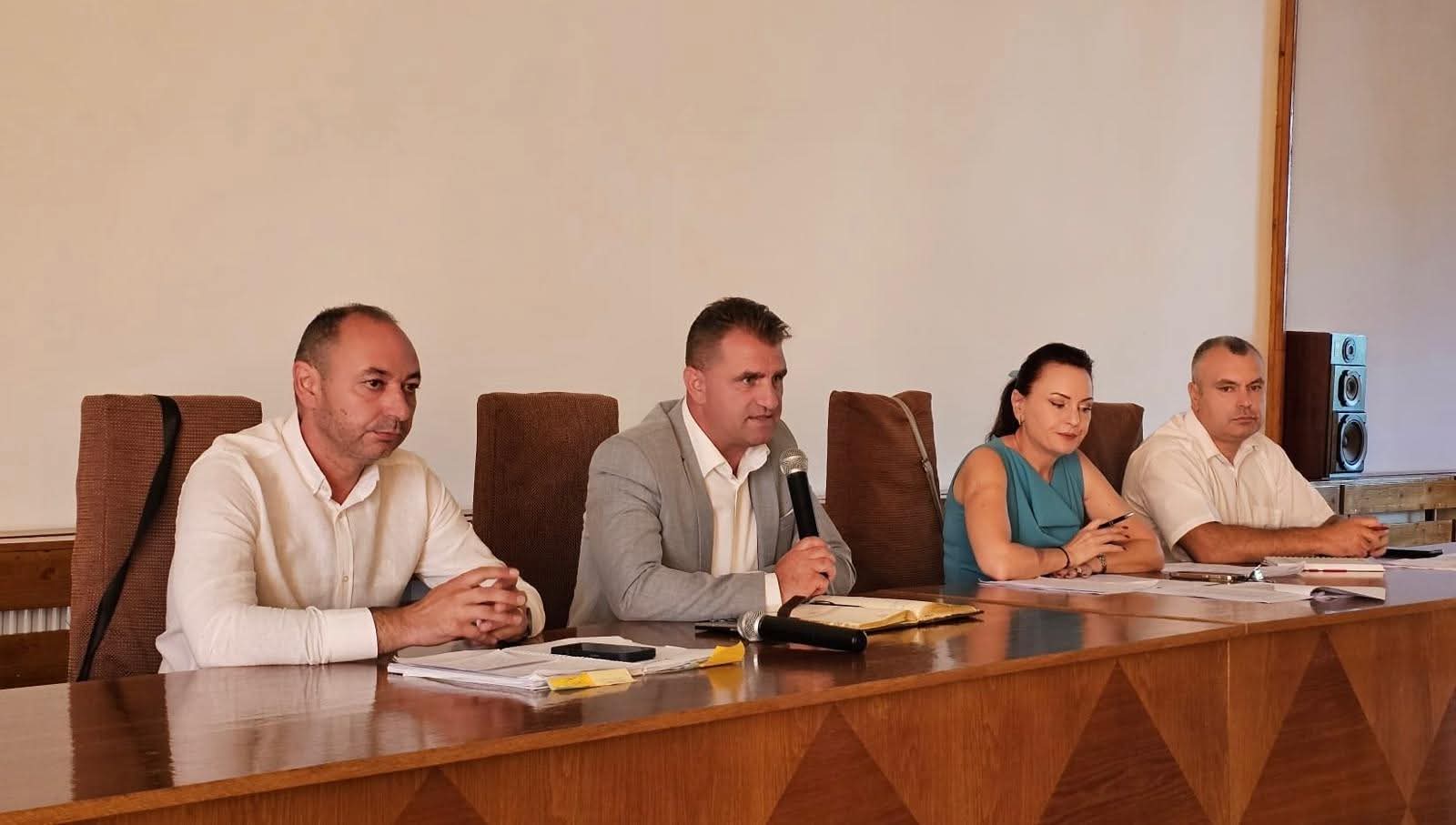 Conducerea DSVSA Argeș, ÎNTÂLNIRE de lucru extinsă cu SPECIALIȘTII din domeniul SANITAR veterinar